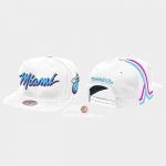 Cappellino Miami Heat Mitchell & Ness Bianco